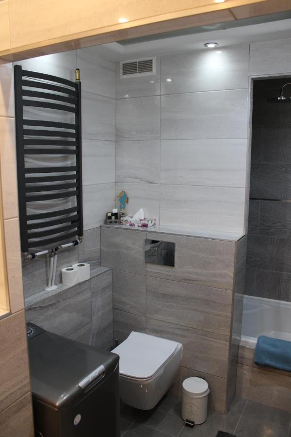 Ferienwohnung Izzy Apartament Miskolc Exterior foto
