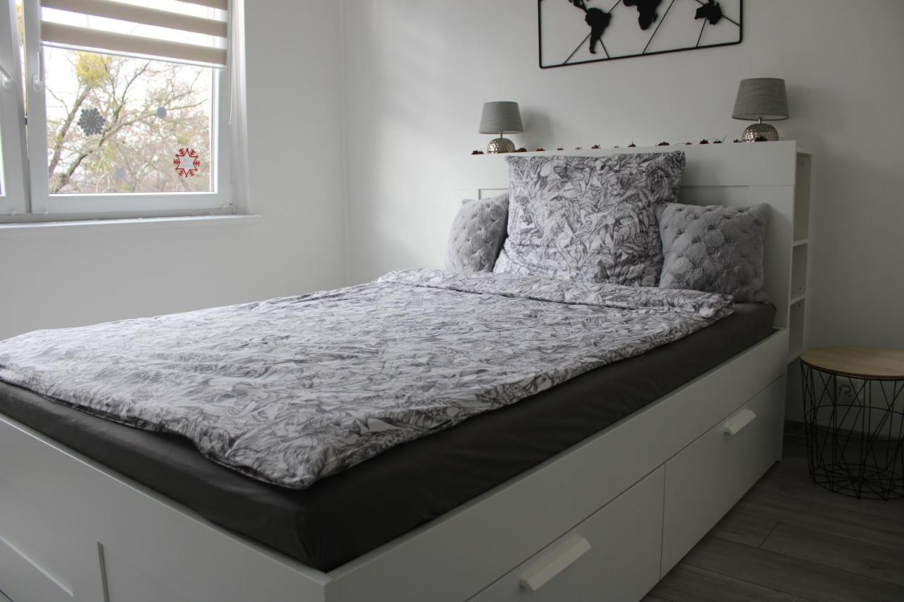 Ferienwohnung Izzy Apartament Miskolc Exterior foto